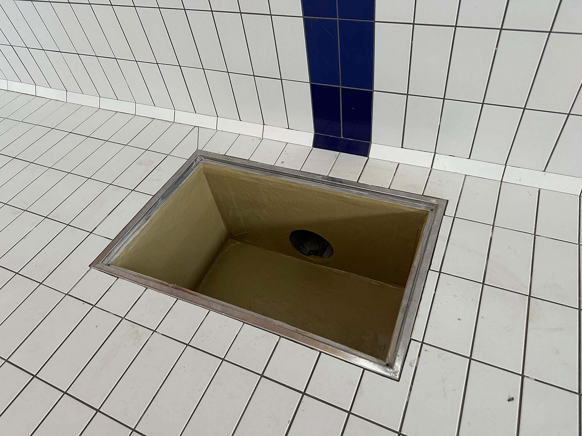 Regard de fond de bassin