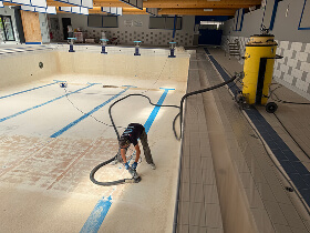 Préparation support béton piscine municipale